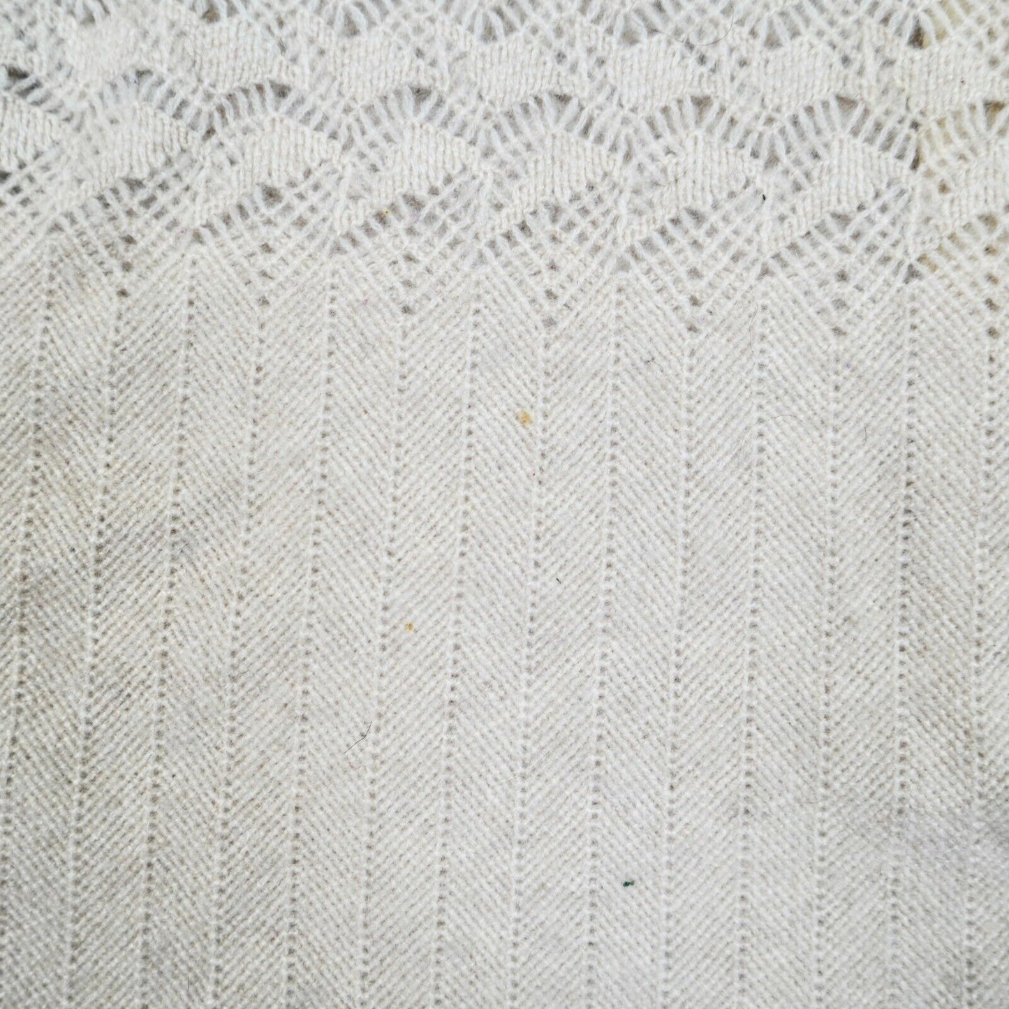1950s/1960s buttery-soft Dalton Virgin Cashmere Sleeveless Pop. Medium-Large.