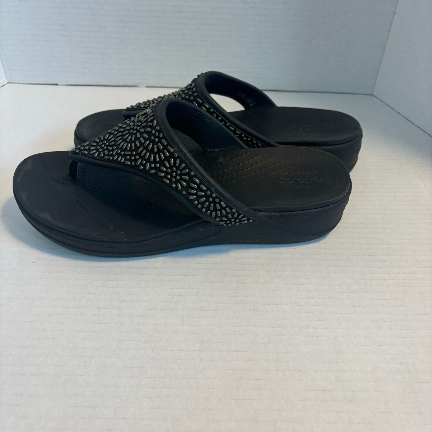 Crocs Sloane Diamante Sandals Women's 10 Black Rhinestone Bling Thong Flip Flop