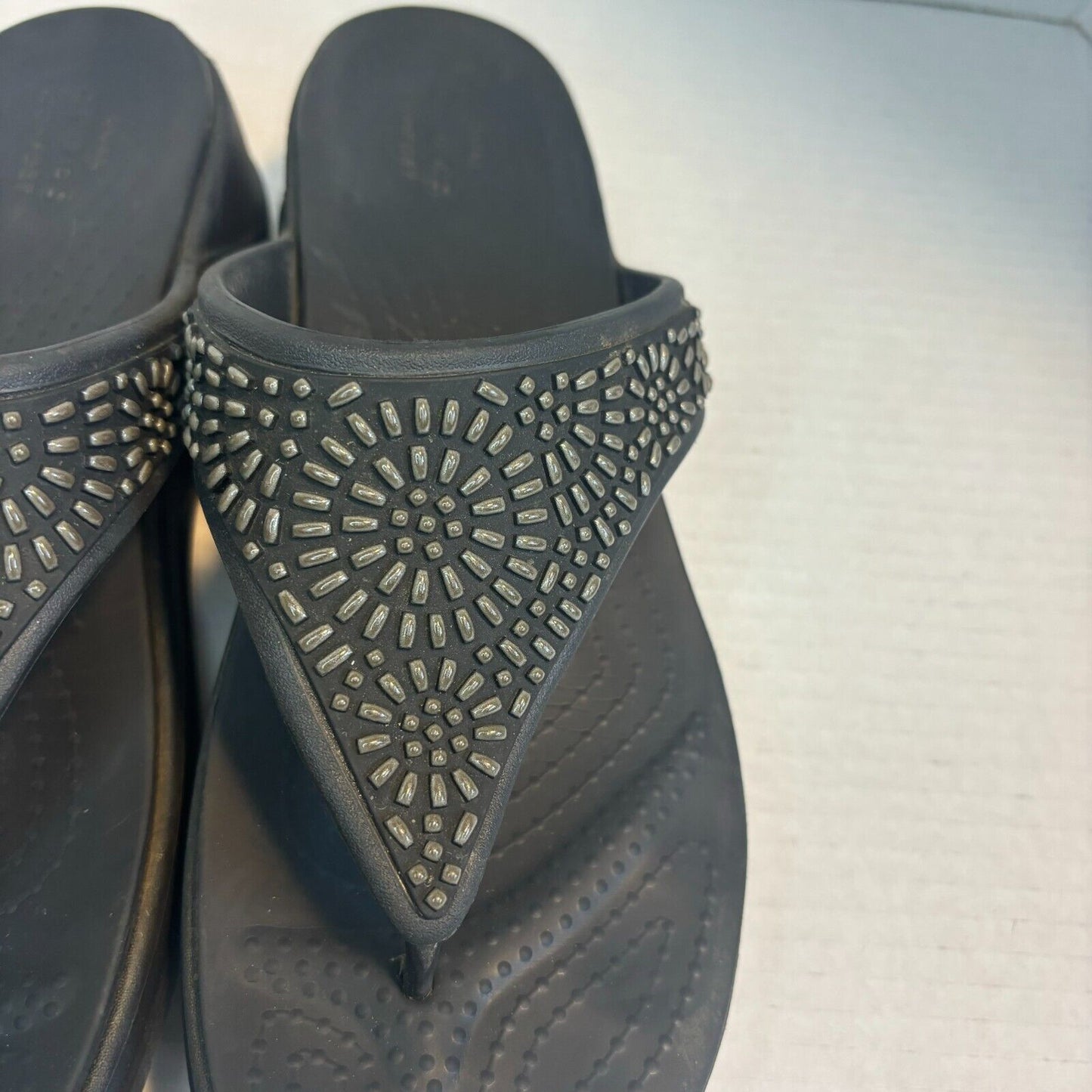 Crocs Sloane Diamante Sandals Women's 10 Black Rhinestone Bling Thong Flip Flop