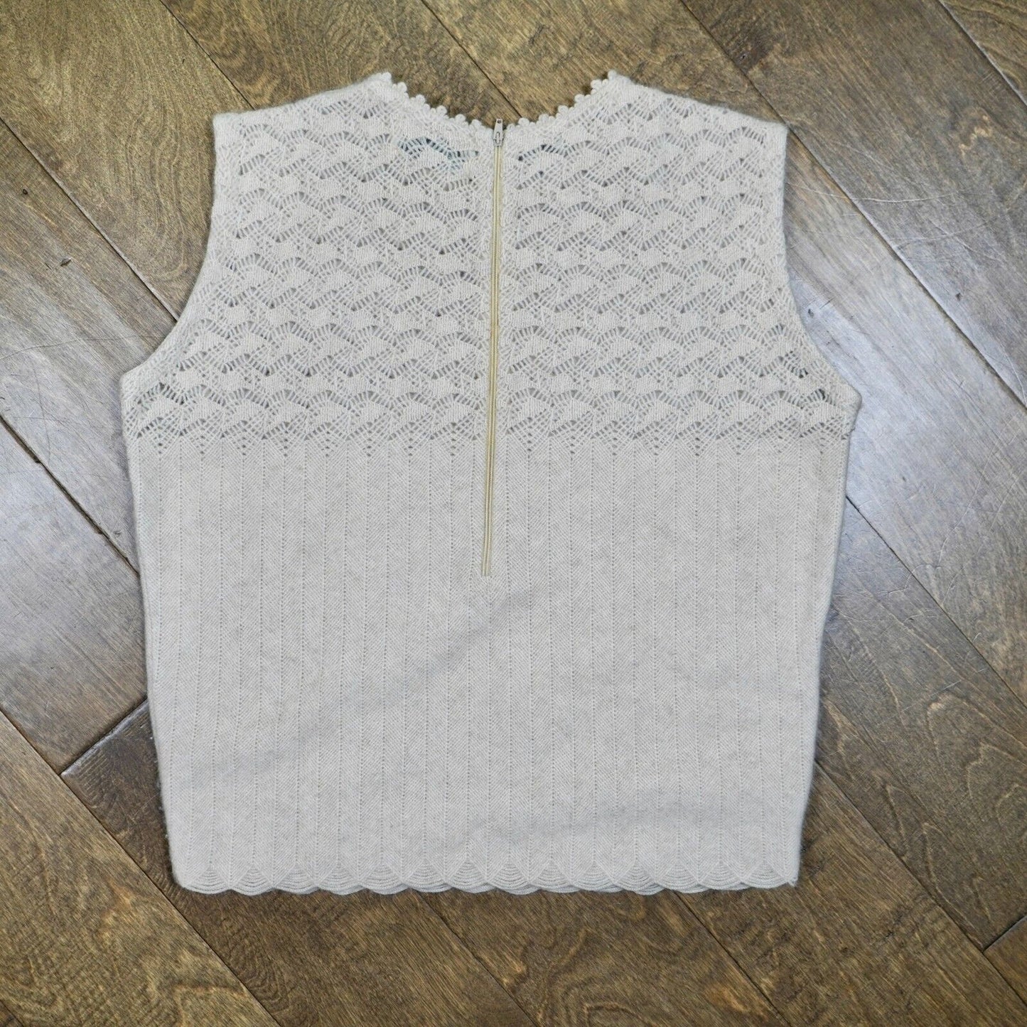 1950s/1960s buttery-soft Dalton Virgin Cashmere Sleeveless Pop. Medium-Large.