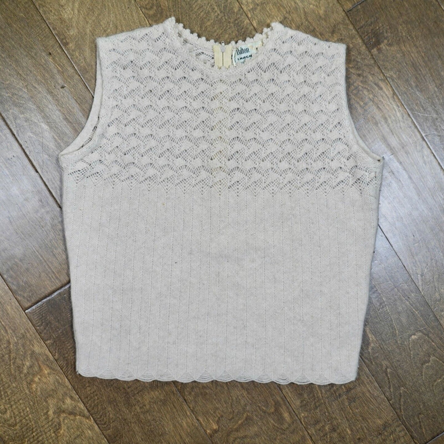 1950s/1960s buttery-soft Dalton Virgin Cashmere Sleeveless Pop. Medium-Large.