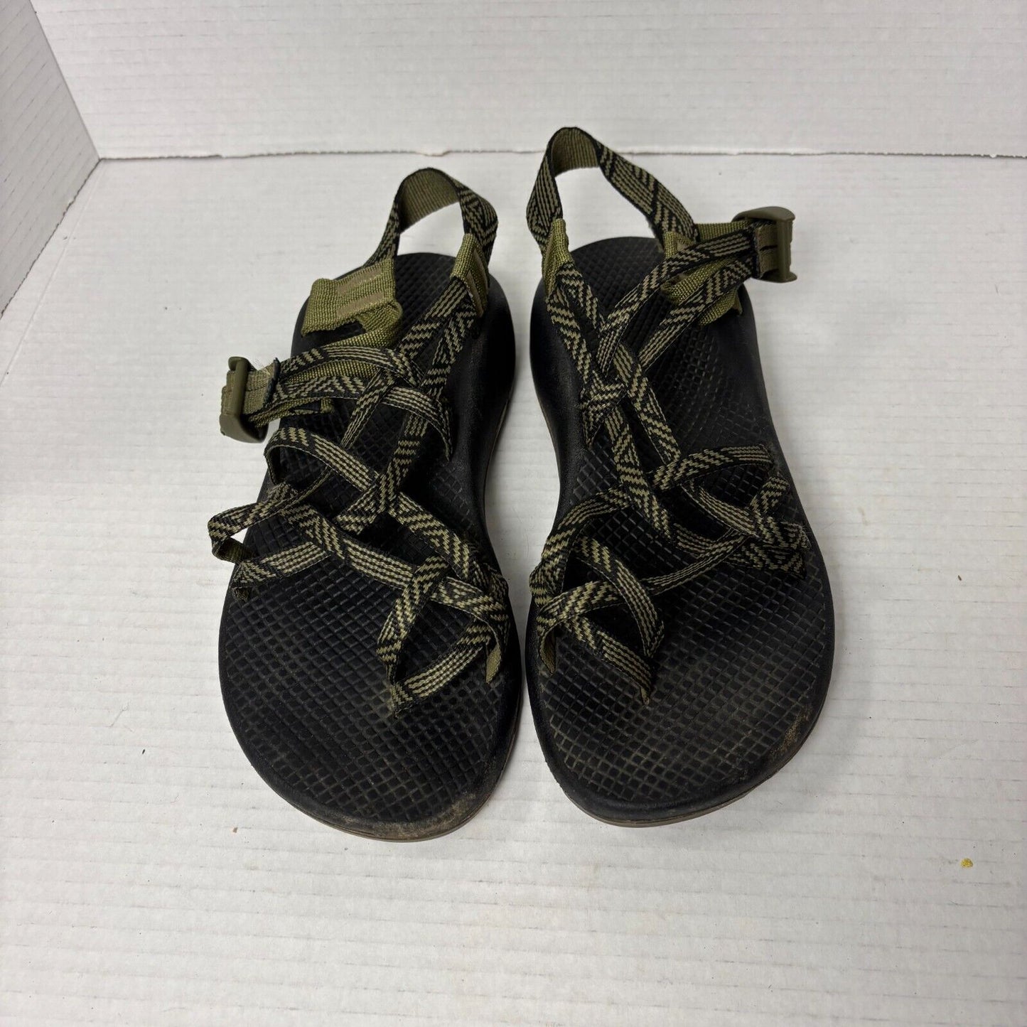 Chaco Women Size 8.5 39 Strappy Toe Loop Hiking Rafting Outdoor Sandals Vibram