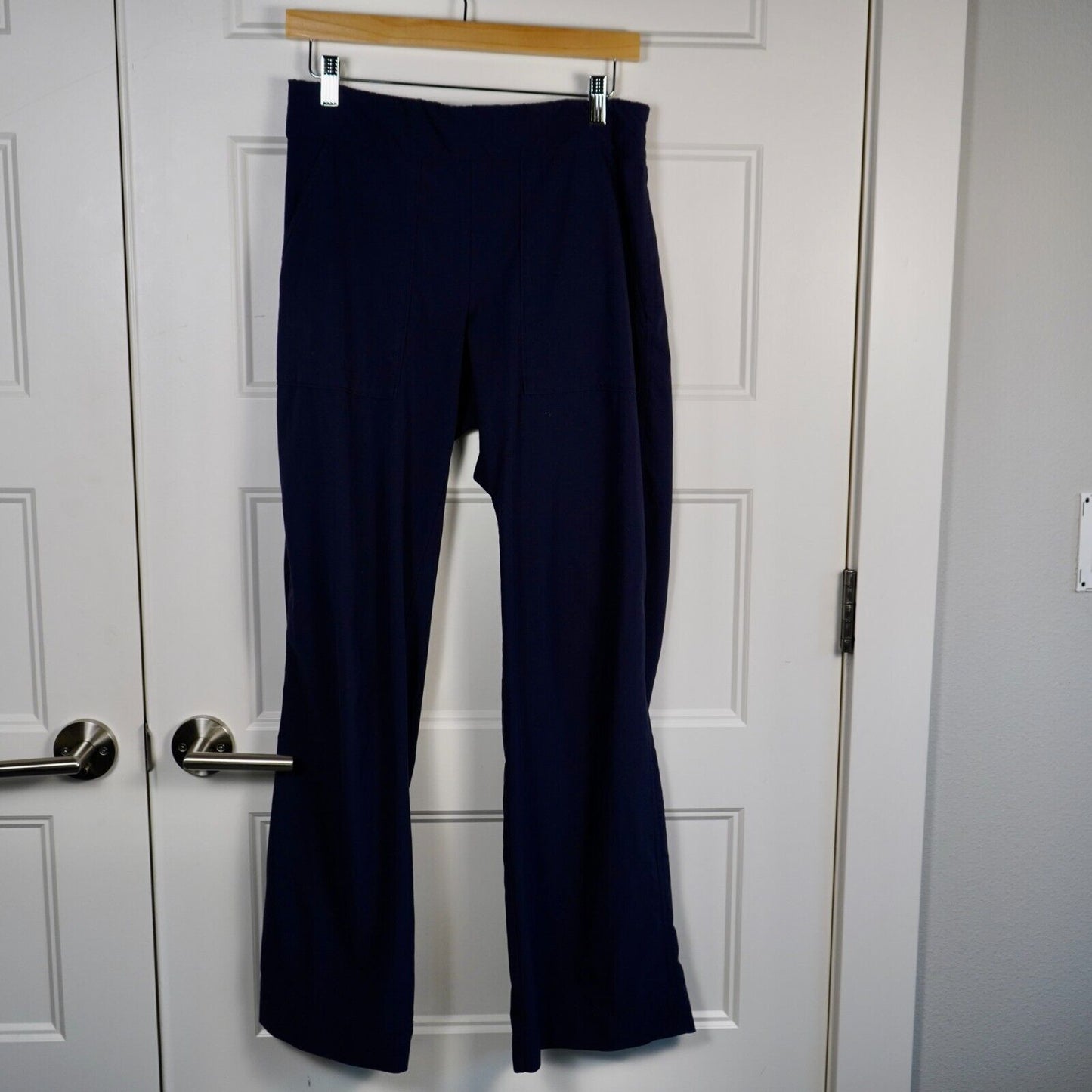 Athleta Chelsea Wide Leg Pant Size 6 Navy Blue Pull On Flowy Lightweight Pocket