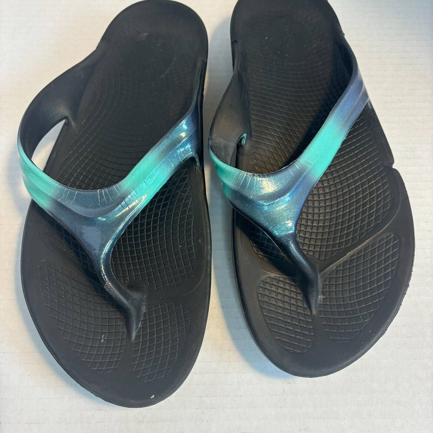 OOFOS OOlala Luxe Recovery Flip Flop Women Size 10 Thong Sandal Atlantis Blue