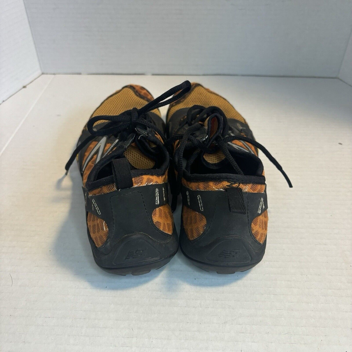 New Balance Minimus Trail Running Barefoot Shoes Men 9 D Orange Black MT10OB