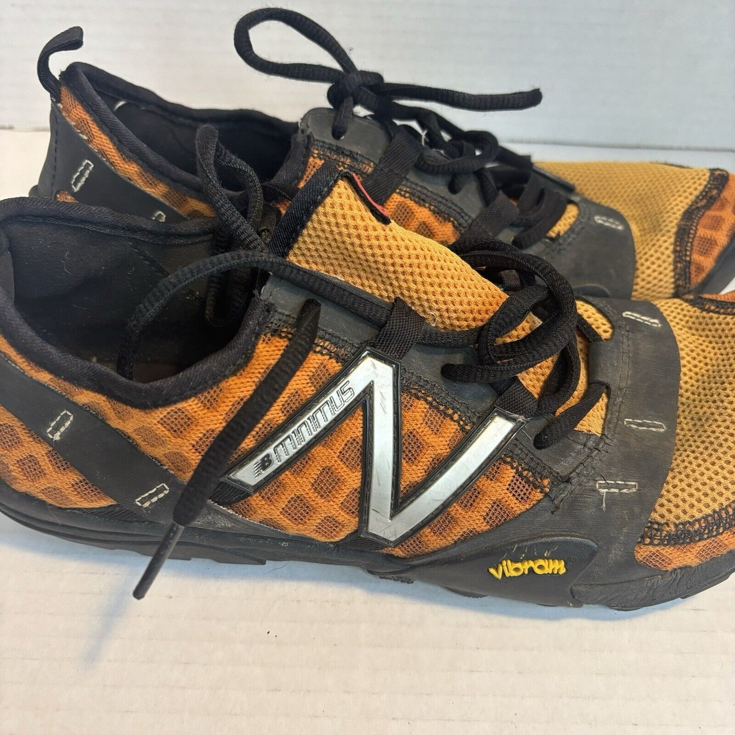 New Balance Minimus Trail Running Barefoot Shoes Men 9 D Orange Black MT10OB