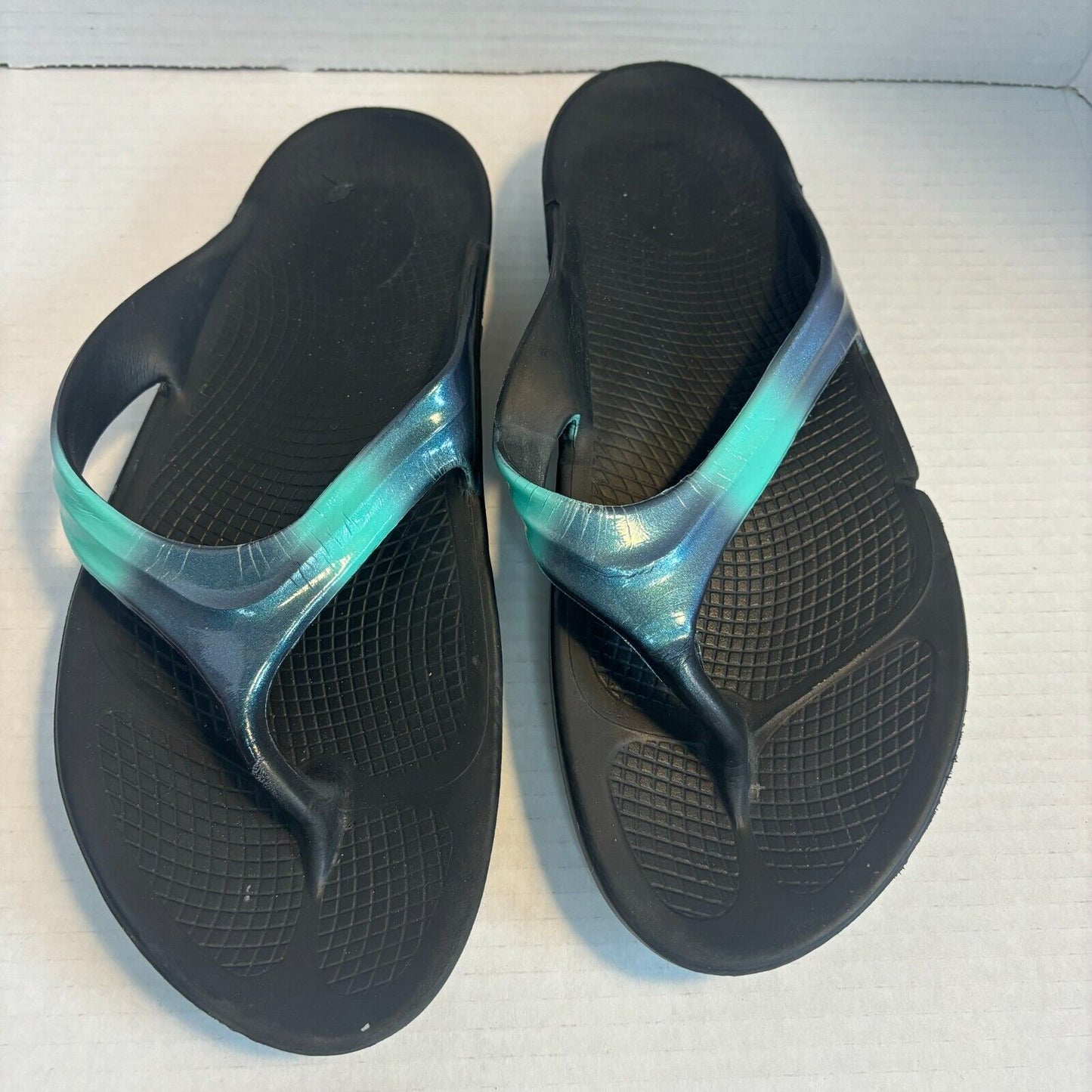 OOFOS OOlala Luxe Recovery Flip Flop Women Size 10 Thong Sandal Atlantis Blue