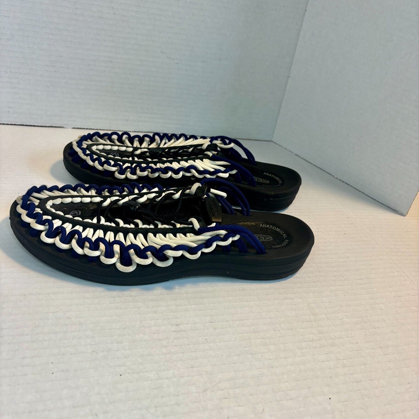 Keen Uneek Mens Slide Slip On Rope Cord Weave Sandals Navy and White Size 8