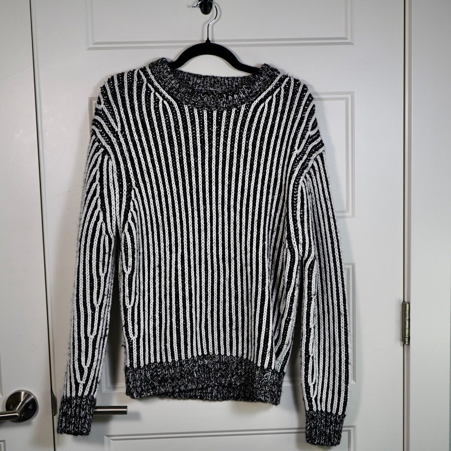 Elizabeth And James Black and White Striped Crew Neck Knit Sweater Womens M