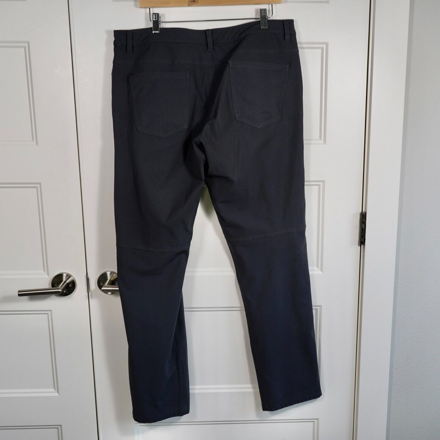 Lululemon Men’s ABC Relaxed-Fit 5 Pocket Pant W 36 L 32 Charcoal